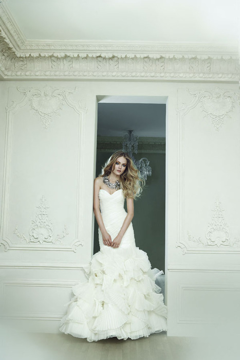 ceiling, white, ruffles and molding