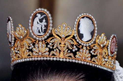 princess, crown and pearls