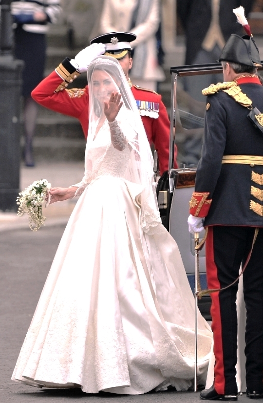 prince william, fumiko kawa, sarah burton and royal wedding