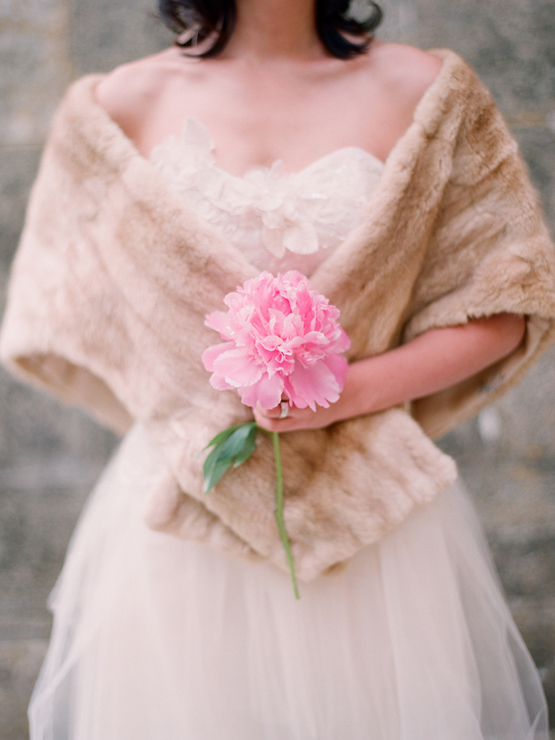 dress, peony, fur and flower