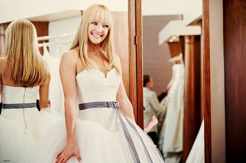 dress, kate hudson and Vera Wang