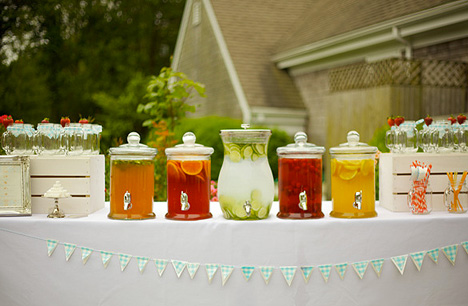 drinks, lemons and lemonade bar