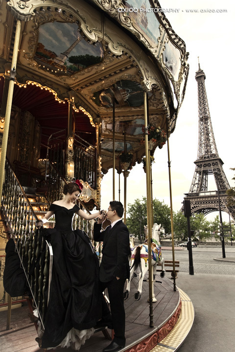 couple, carousel, black and axioo