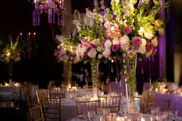 roses, centre piece and bride