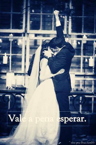 kiss, black and white and wait