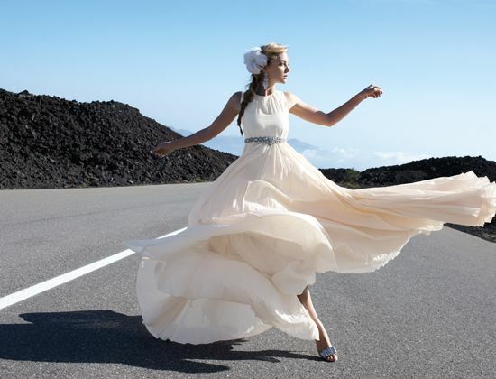 white dress and en