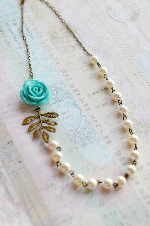 something blue wedding, pearl cluster necklace, leaf necklace and bridesmaid necklace