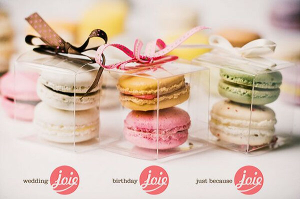 wedding favors, macaron and sweet desserts