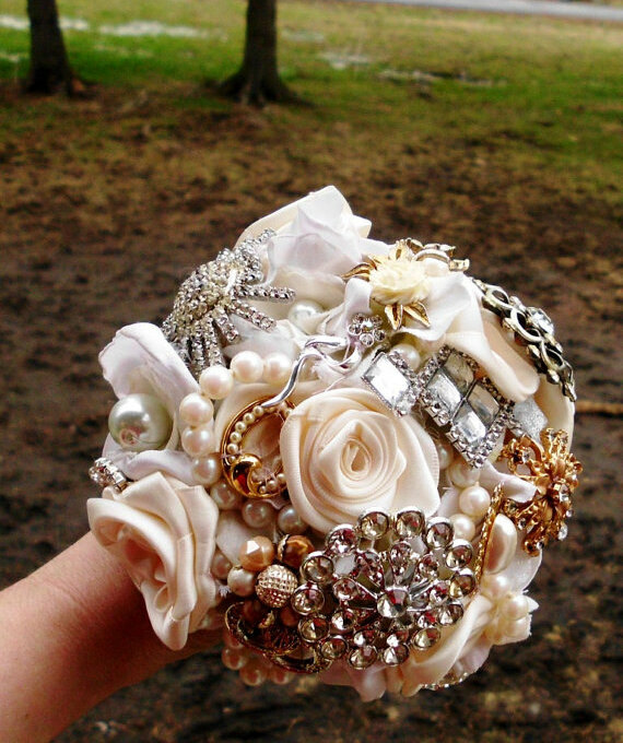 silver, gold, bouquet and brooch wedding