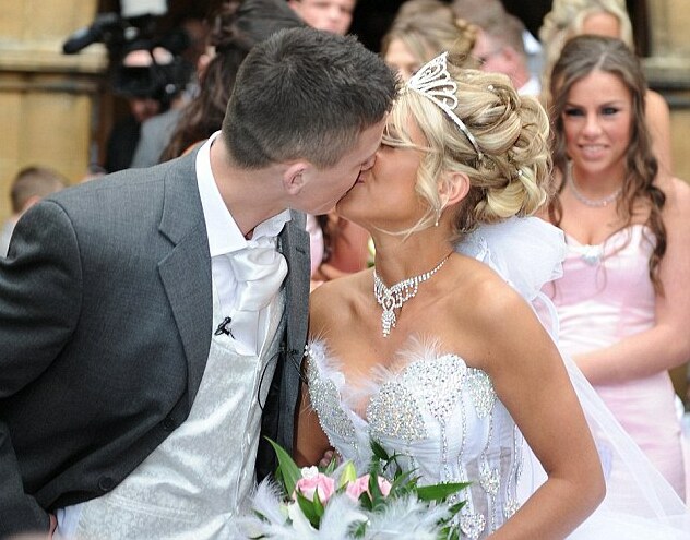 Cheyenne, young, bride and big fat gypsy wedding