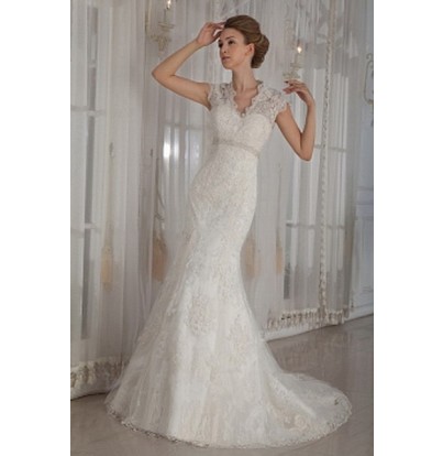 trumpet, tulle and court