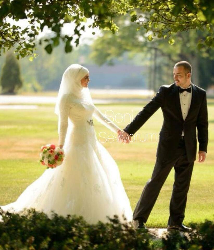 muslimcouple, bride, muslimah and weddingdress