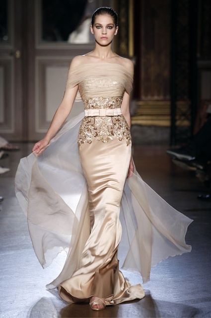 gold, gowns and sun