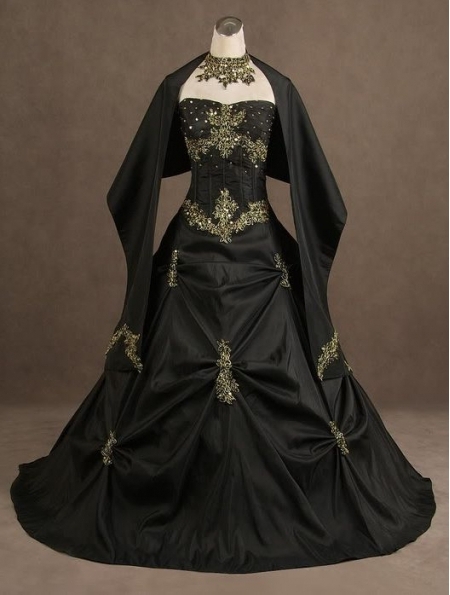 gothic wedding dress and en