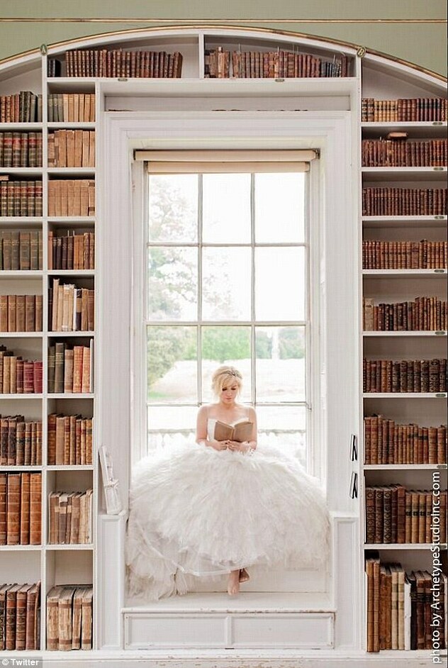 portrait, kelly clarkson, wedding dress white books and engagement