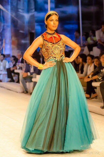 indian fashion shows, fashion and indian dresses