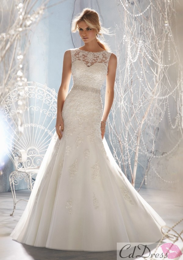 wedding hair, fashion, lace wedding dress and white