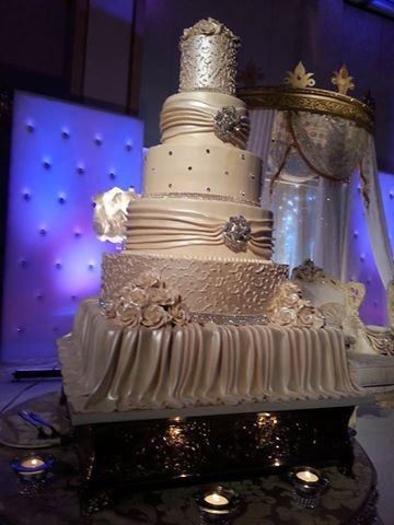white cake, cake and wedding day