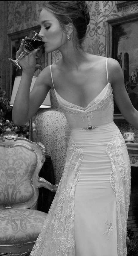 carolinacharm.tumblr, wedding dress, classic and theloudestlibrarian