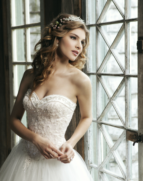 model, cute, curly hair and beautiful