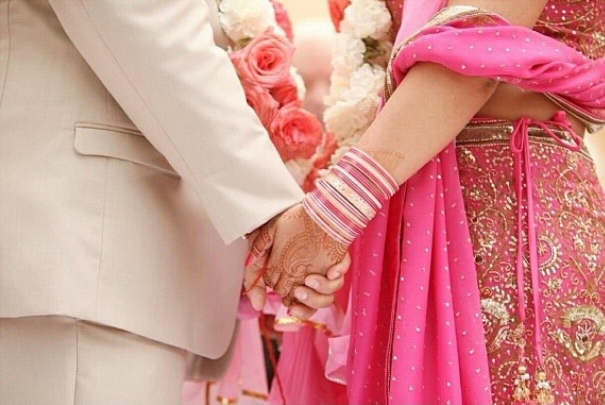 bangles, indian bride and dulha