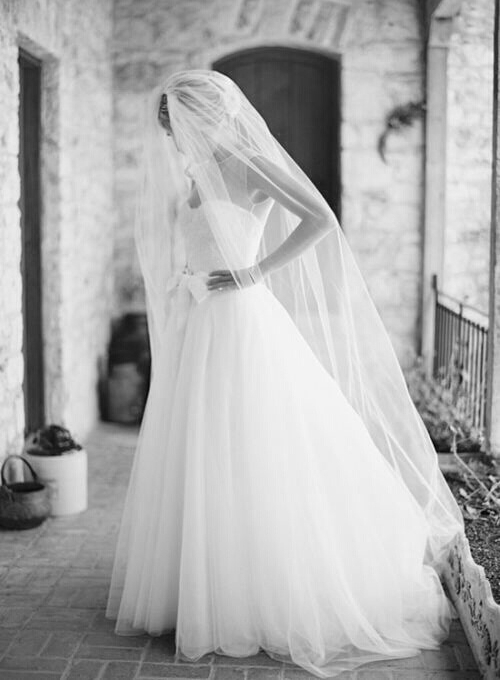 dress to impress, weddingdress, love it and beautiful veil