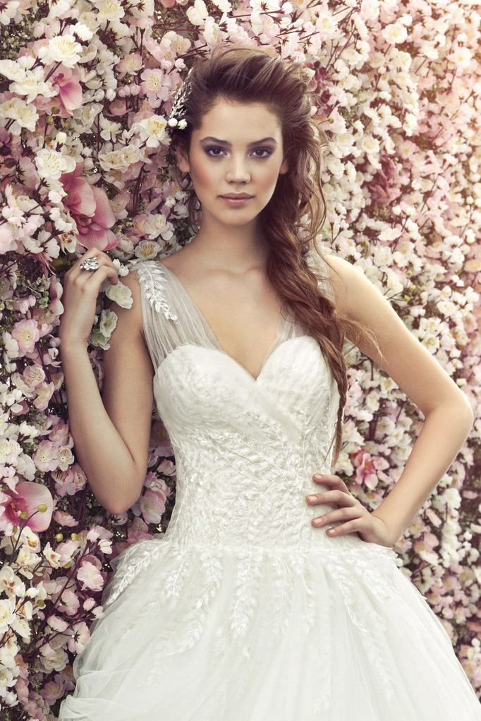 marmaid style, viola chan, oleg cassini and wedding dress