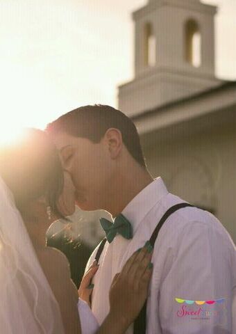 teal, suspenders and kiss