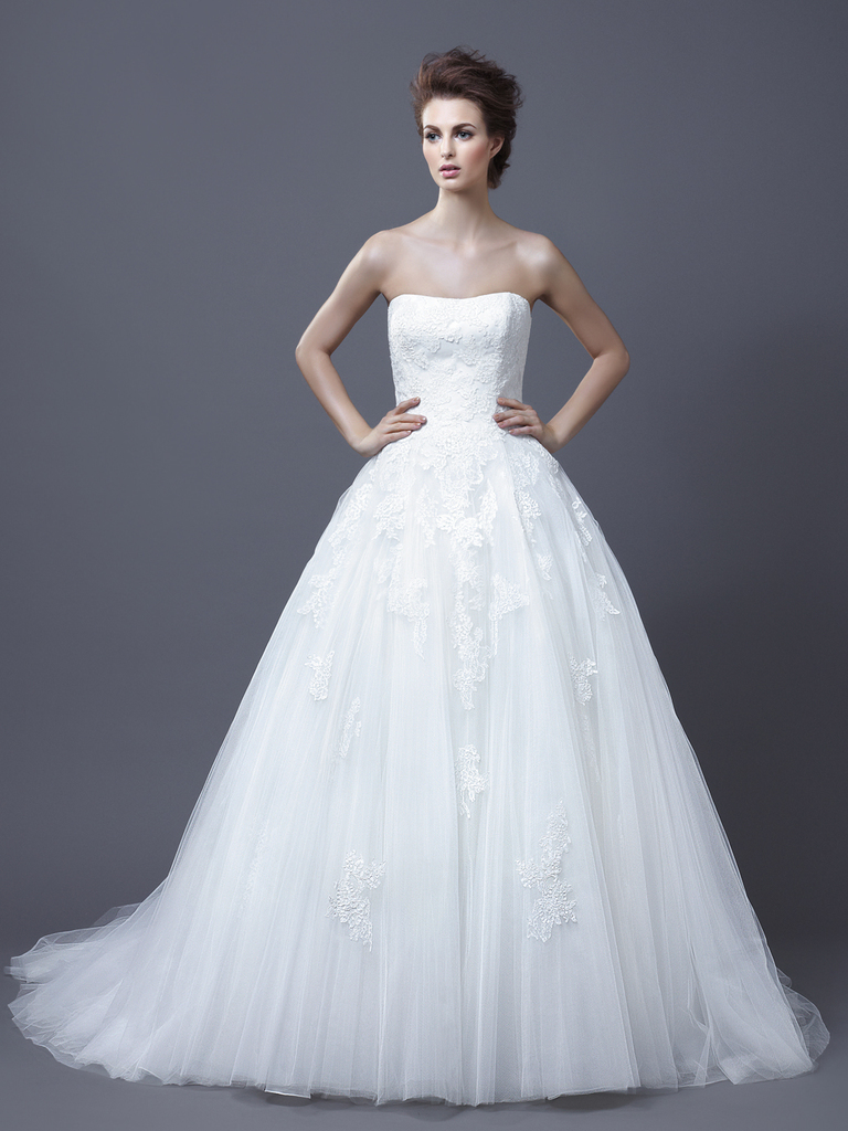 enzoani and wedding dress