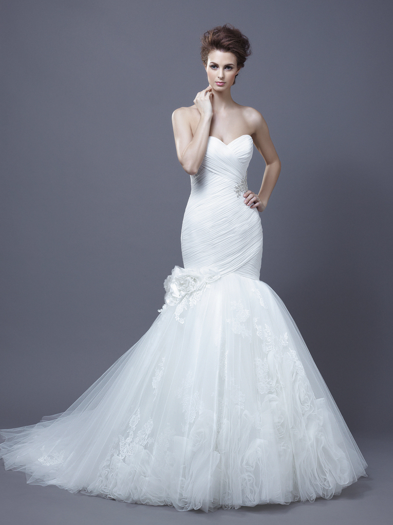 wedding dress and enzoani