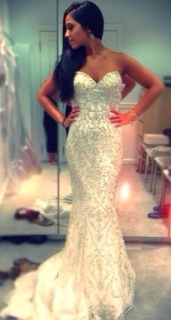weddings day, dress and earrings
