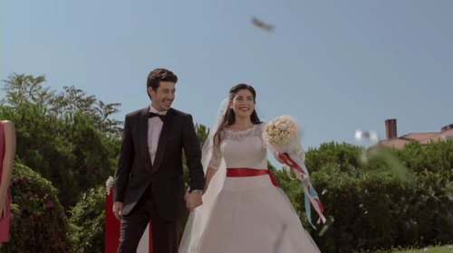 omer, zeynep camcı and dreamteam
