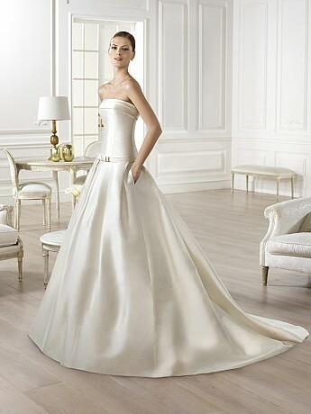 Pronovias, strapless and wedding dress