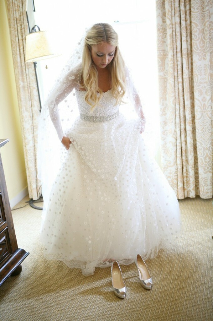 wedding dress 2014, flower appliqued dress, bridal gown and delicate embellishment