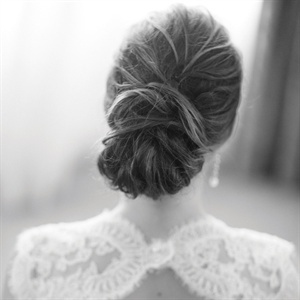 hair, dress and Dutt