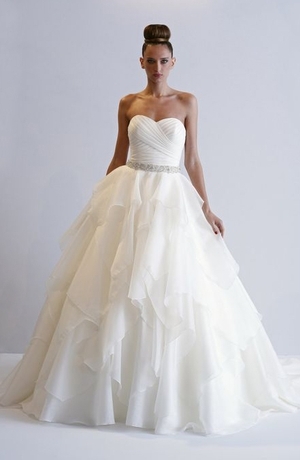 beautiful, fashion and whrite