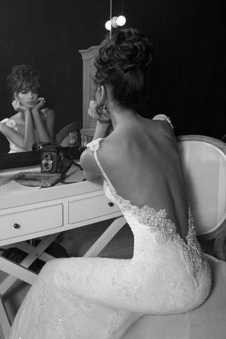 wedding dress, amazing and open back
