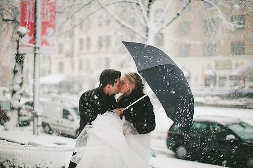 kiss, umbrella and romantic