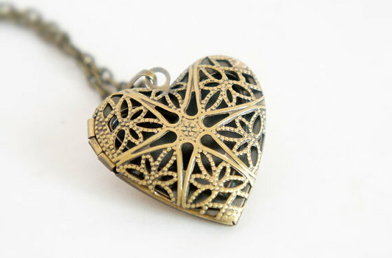 locket, jewelry and necklace