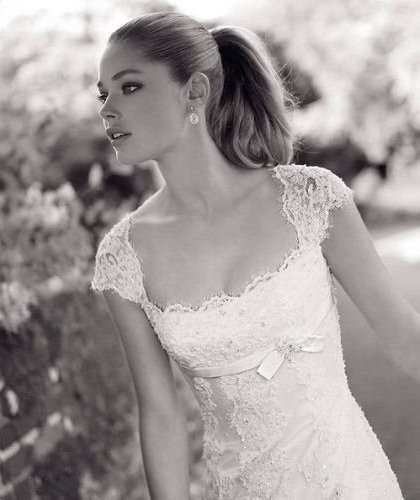 pretty, love the hair and dress