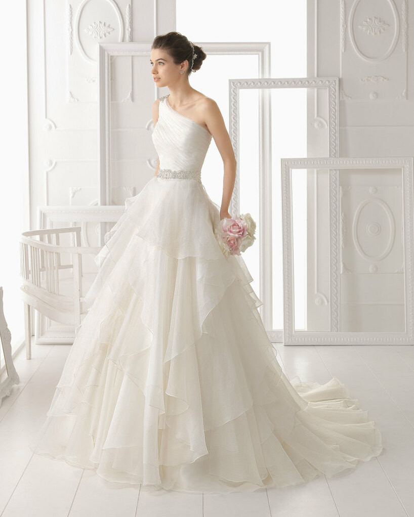 esküvői ruha kölcsönzés and wedding dress