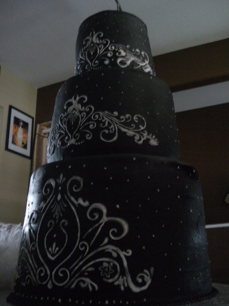 black wedding cake