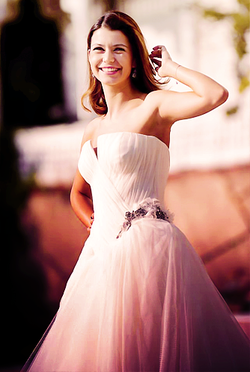 beren saat, dress and smile