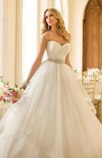 photography, hairstyle and wedding bouquets