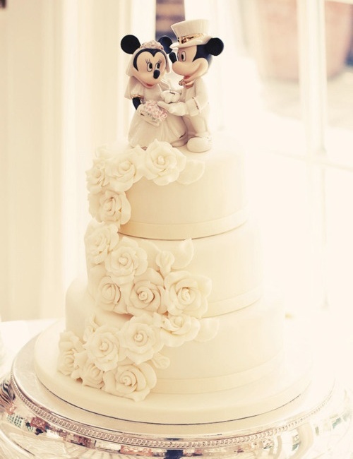 wedding cake, mickey and minnie and mouse