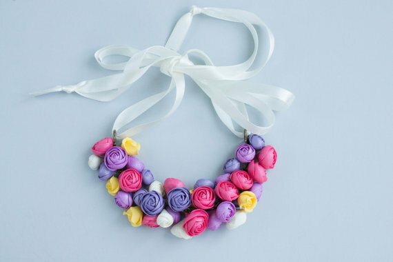 bib necklaces, rose flowers and summer nacklace