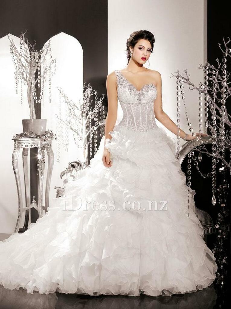 idress, wedding dresses nz, lace bodice and best ruffle