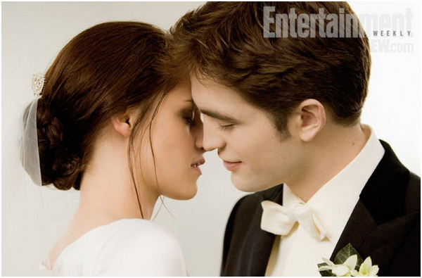 breaking dawn, kiss and Swan