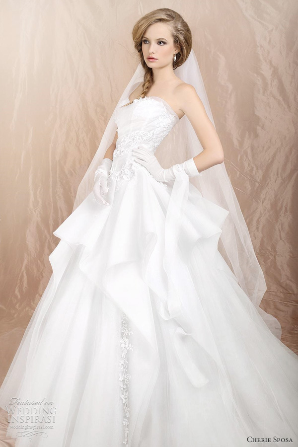 wedding dress, white, glamorous and luxurious