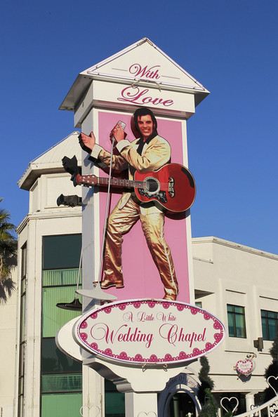 Las Vegas, pink and chapel
